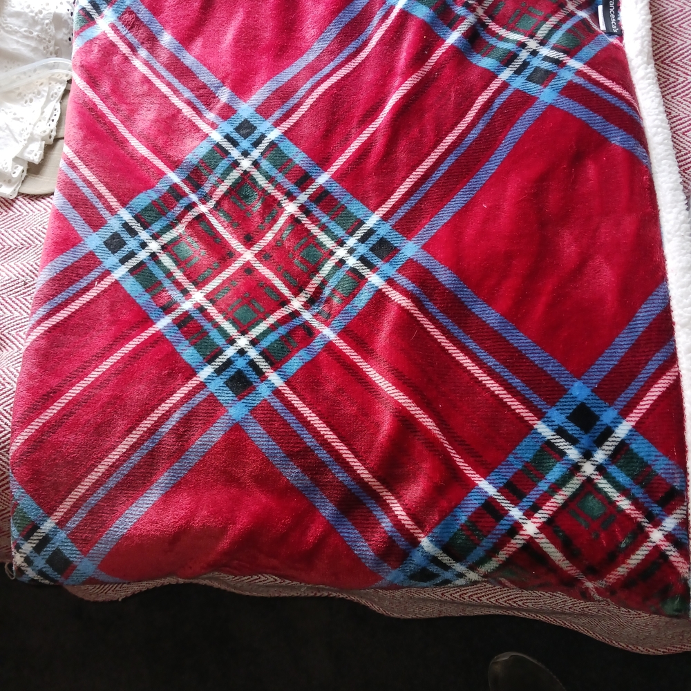 Red Plaid Sherpa-Backed Throw Blanket - Soft Cozy Layer